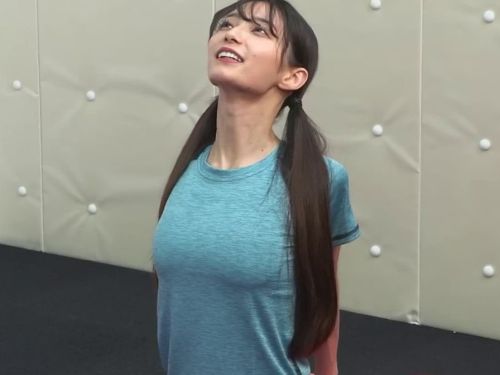 ウマ娘声優高野麻里佳がYouTubeチャンネルでブラ透けストレッチ解禁のトップ画像