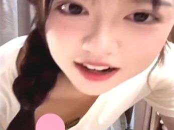 【動画あり】この美少女アイドルの生配信乳首ポロリ、めちゃくちゃHだったのトップ画像